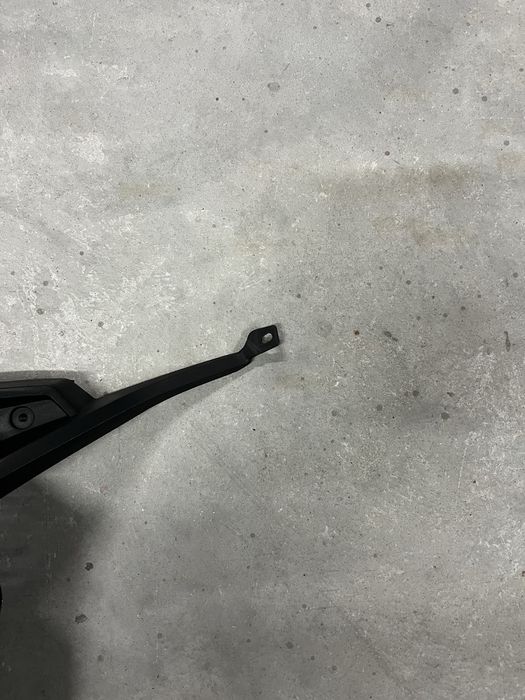 Peça lateral BMW F800GS Adventure