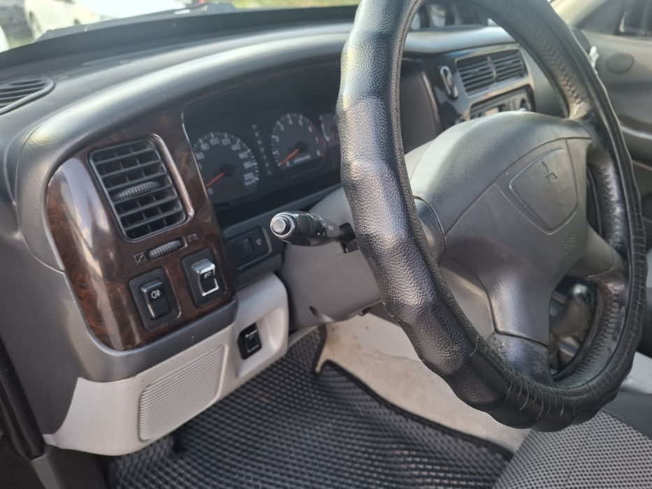 Mitsubishi pajero sport
