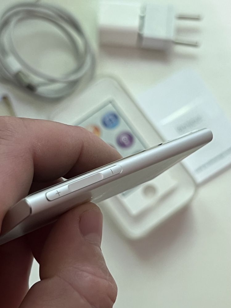Apple iPod nano 7th 16Gb Silver(A1446)комплект