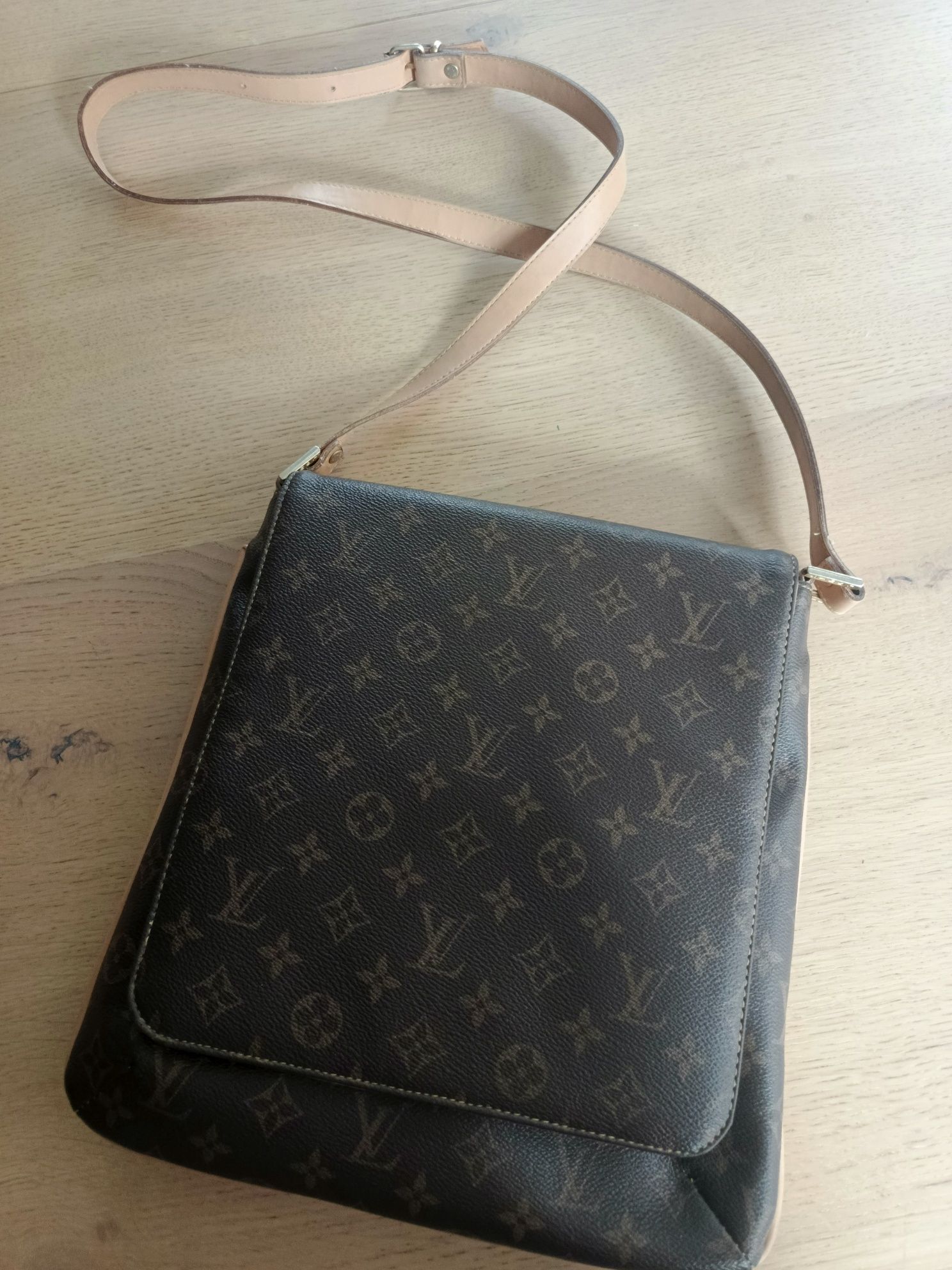Louis Vuitton lv torba listonoszka skóra
