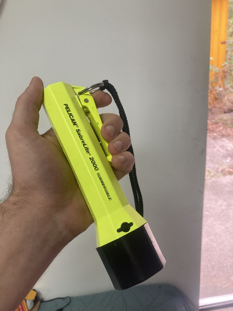 Продам ліхтарик Pelican Super SabreLite Flashlight