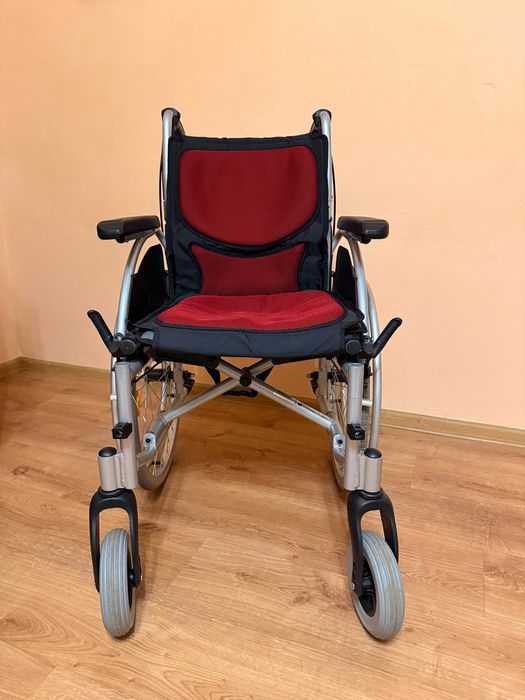 Bardzo lekki wózek inwalidzki Armedical
