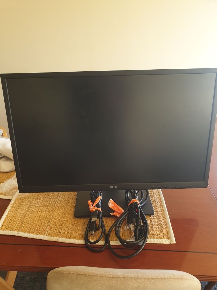 Monitor LG muito 60polegadas