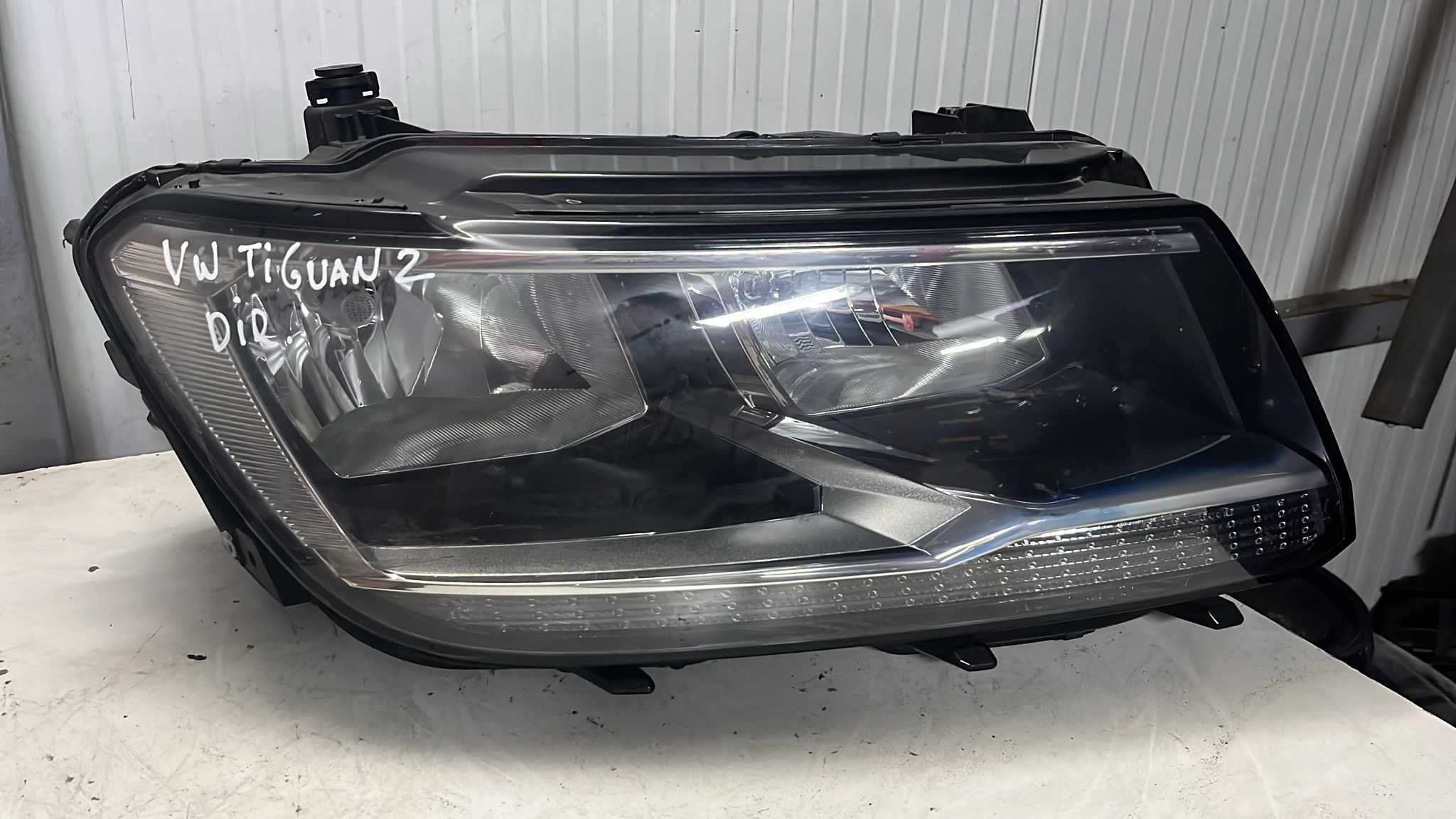 Farol Direito VOLKSWAGEN TIGUAN (5N2) Advance BlueMotion