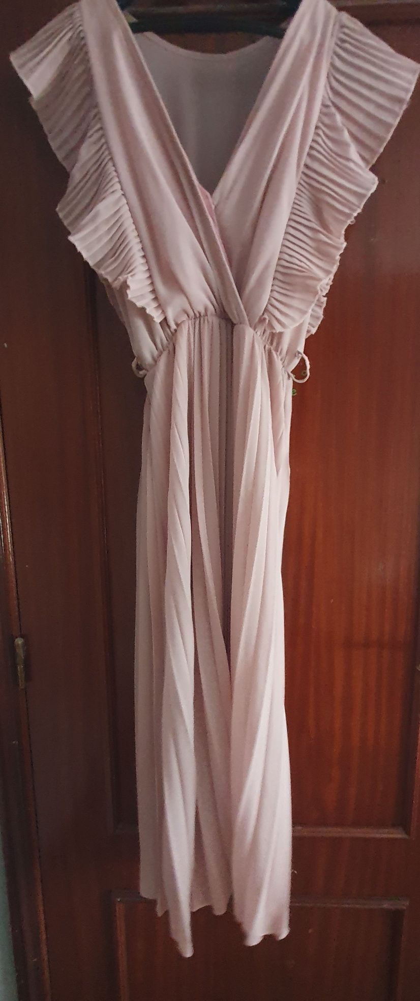 Vestido de cerimónia simples