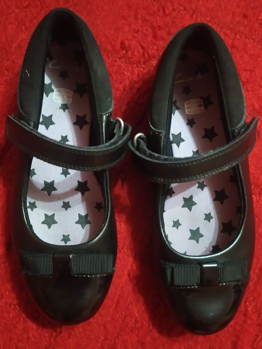 Туфлі на дівчинку шкільні