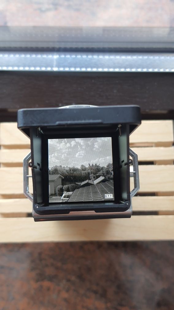 Mała cyfrowa kamerka w stylu retro
