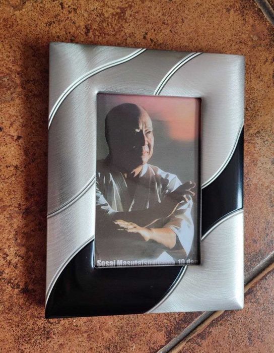 Продам рамку 16х21 см