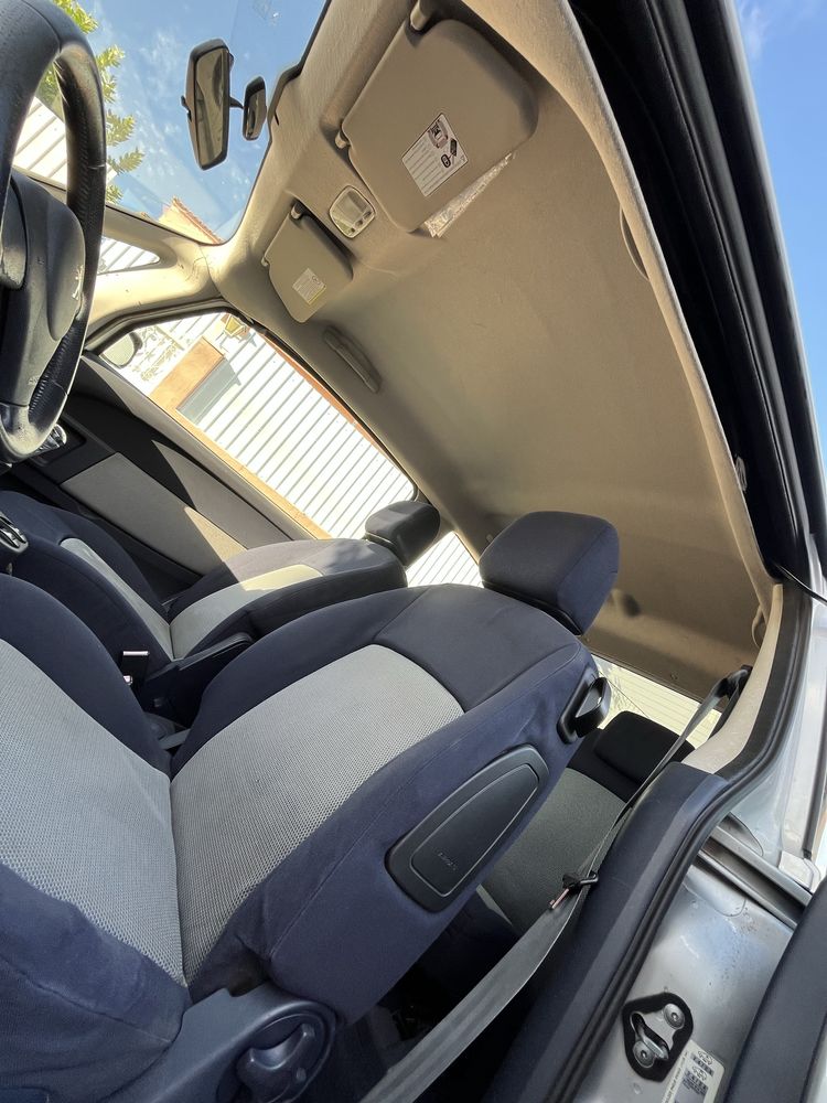 Peugeot 1007 1.4 HDi