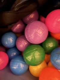 Piłki kolorowe do baseniku/ kojca dla dzieci