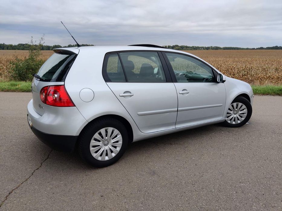 Volkswagen Golf 5. 1,6 mpi