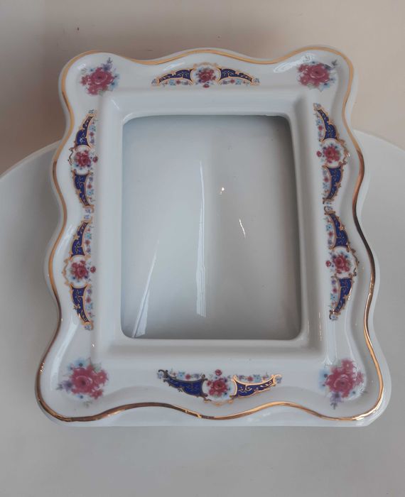 Linda Moldura em Porcelana, estilo "Limoges"