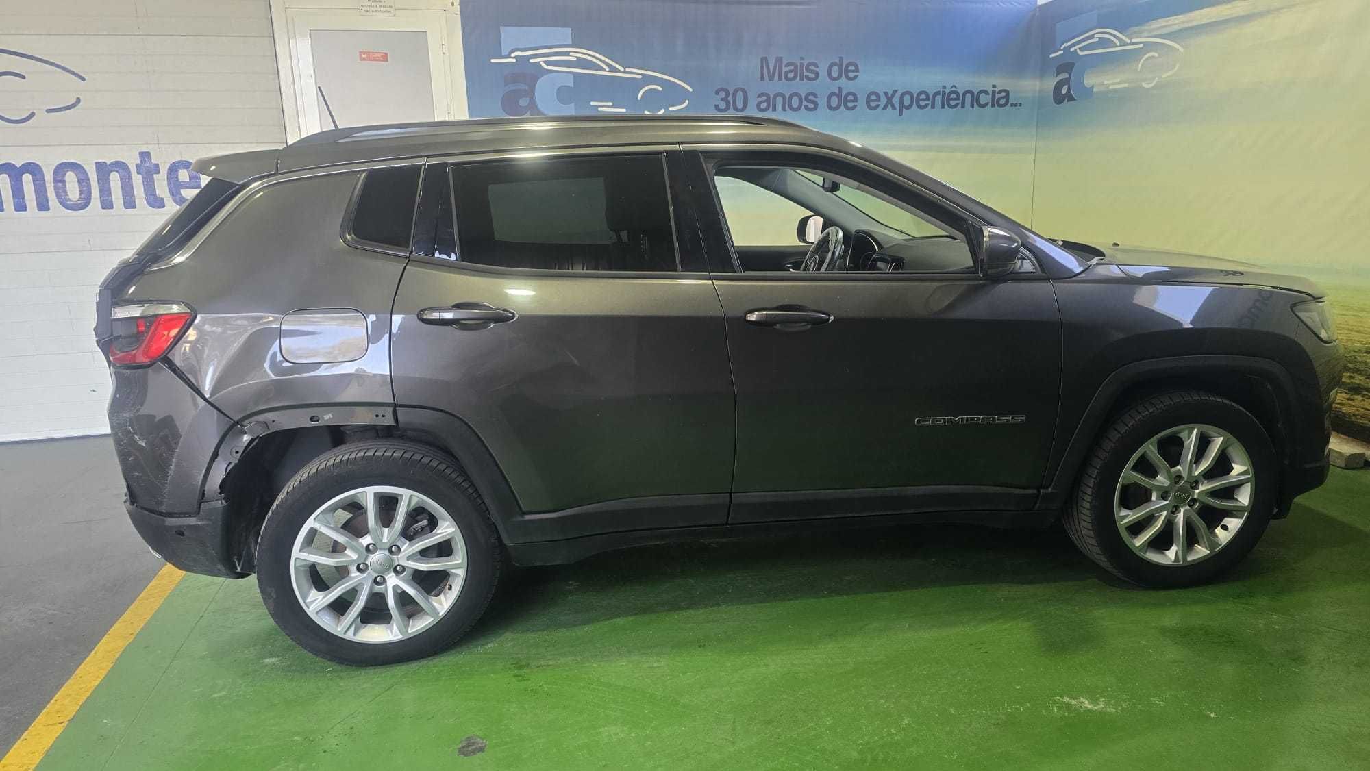 Jeep Compass 1.3 T Limited  - Salvado