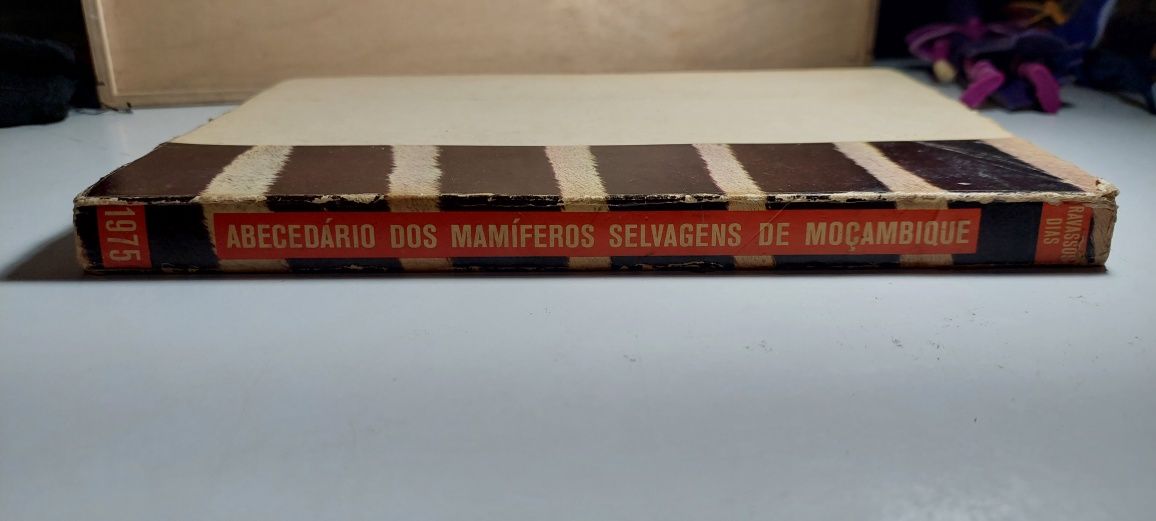 Abecedário dos Mamíferos Selvagens de Moçambique (1975, 1ª edição)