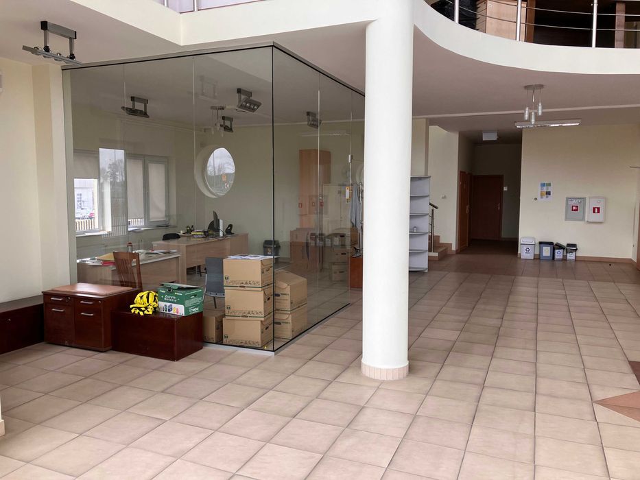 Pomieszczenia biurowe (od 12 do 30 m2) i magazyn (155 m) na wynajem