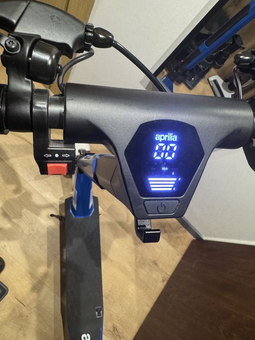 hulajnoga elektryczna aprilla tuareg