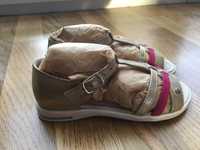 Nowe Sandały firmy Ryłko rozmiar 30