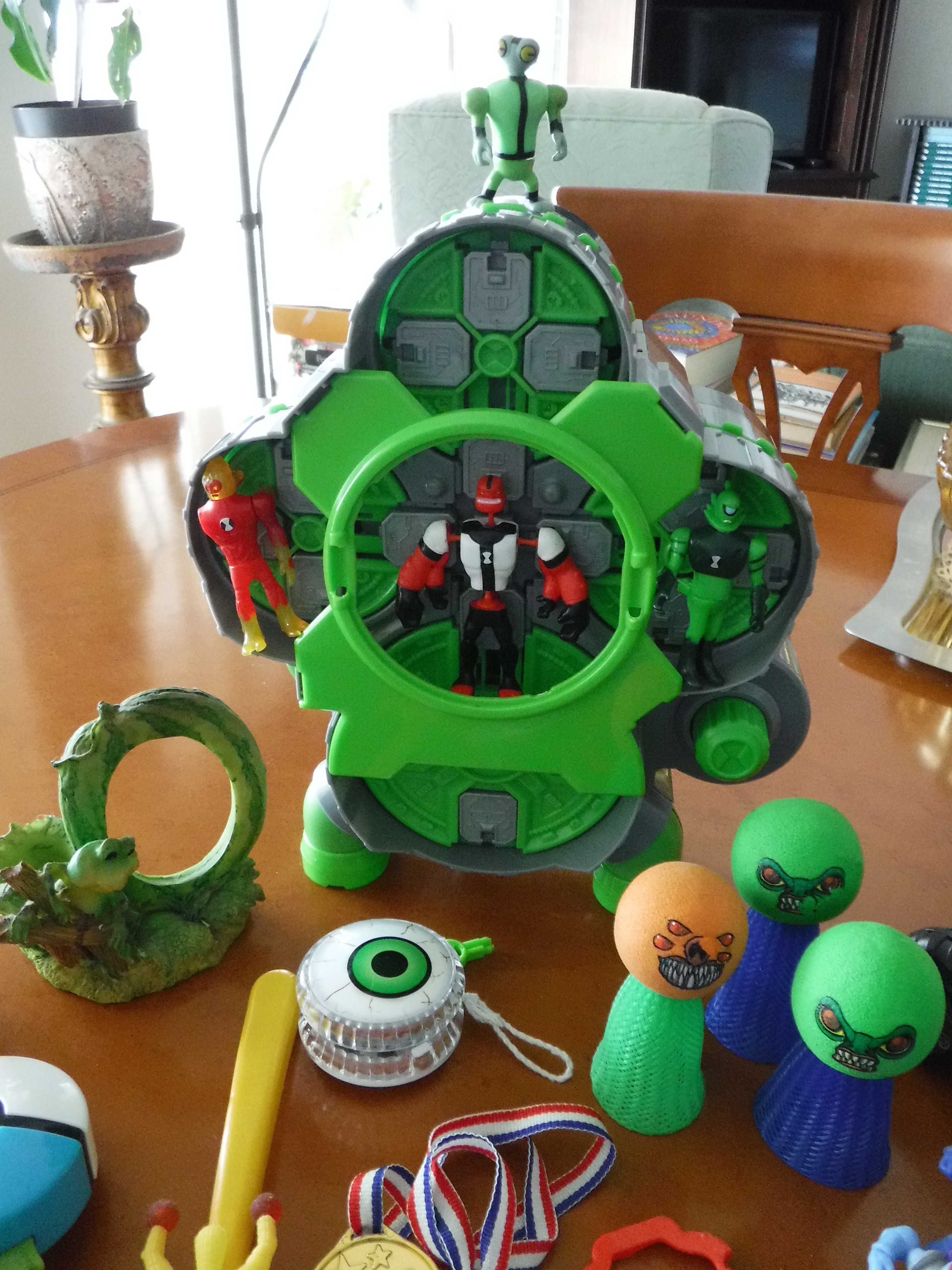 Conjunto de brinquedos vários - Conjunto a 10 euros