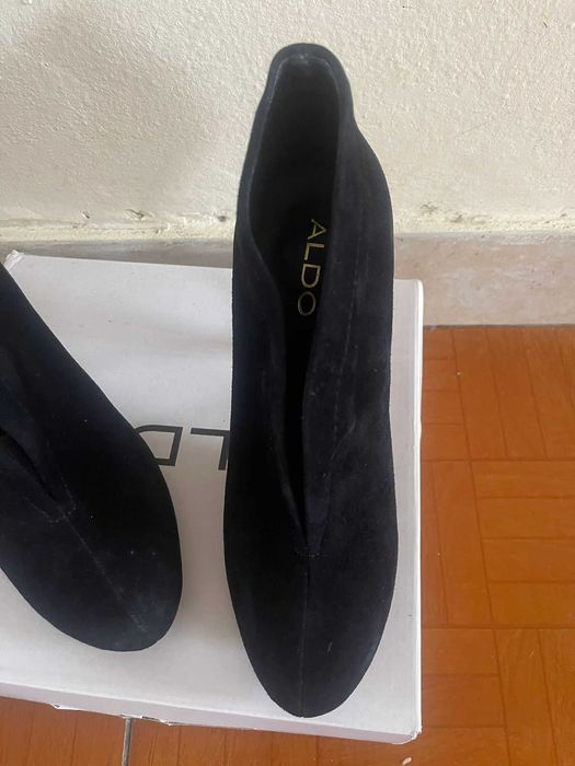 Calçado. Sapatos ALDO com salto alto.