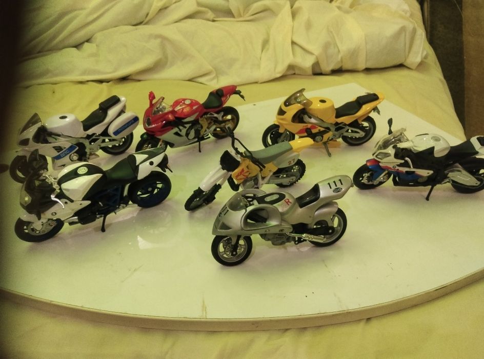 Модельки мотоциклов.