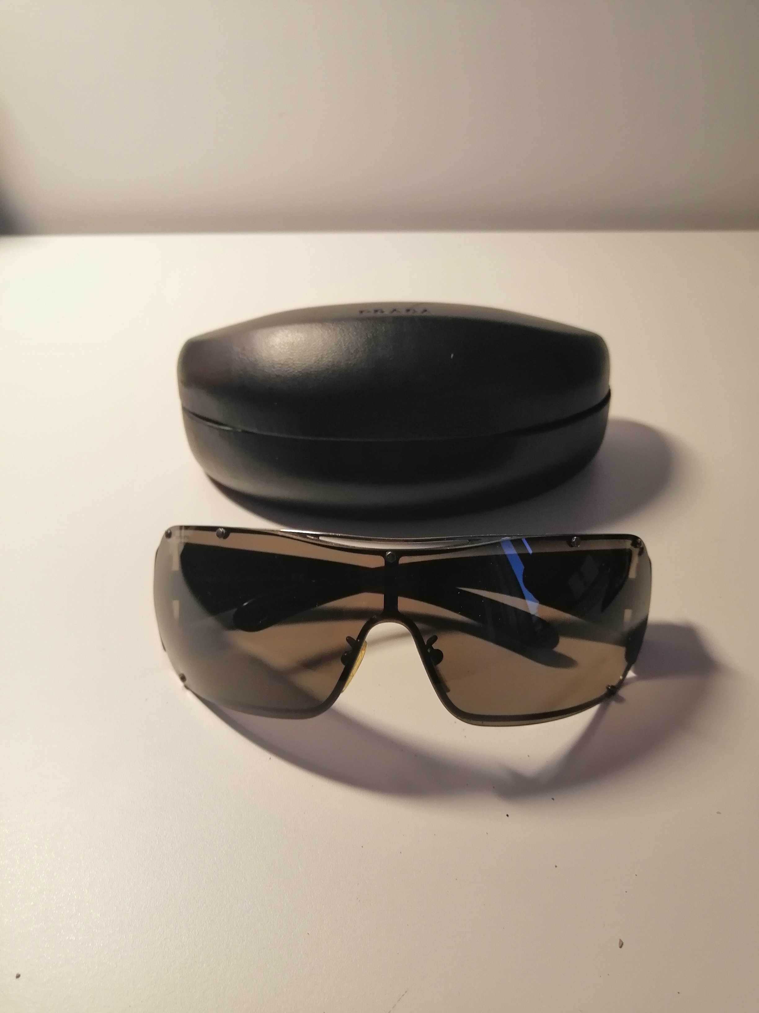 Óculos de sol marca Prada