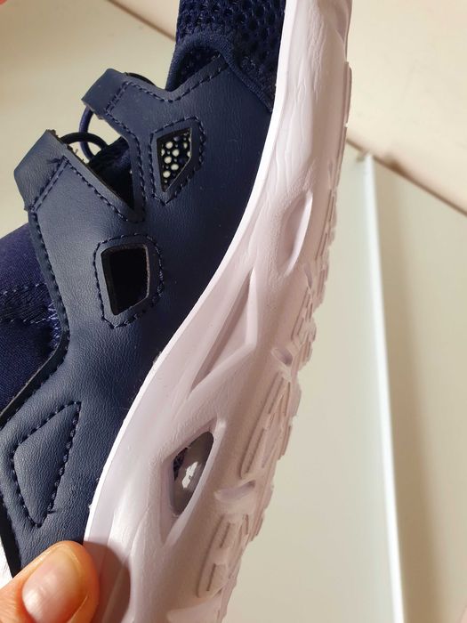 NOWE Buty sportowe przewiewne, wkładane, rozm. 39