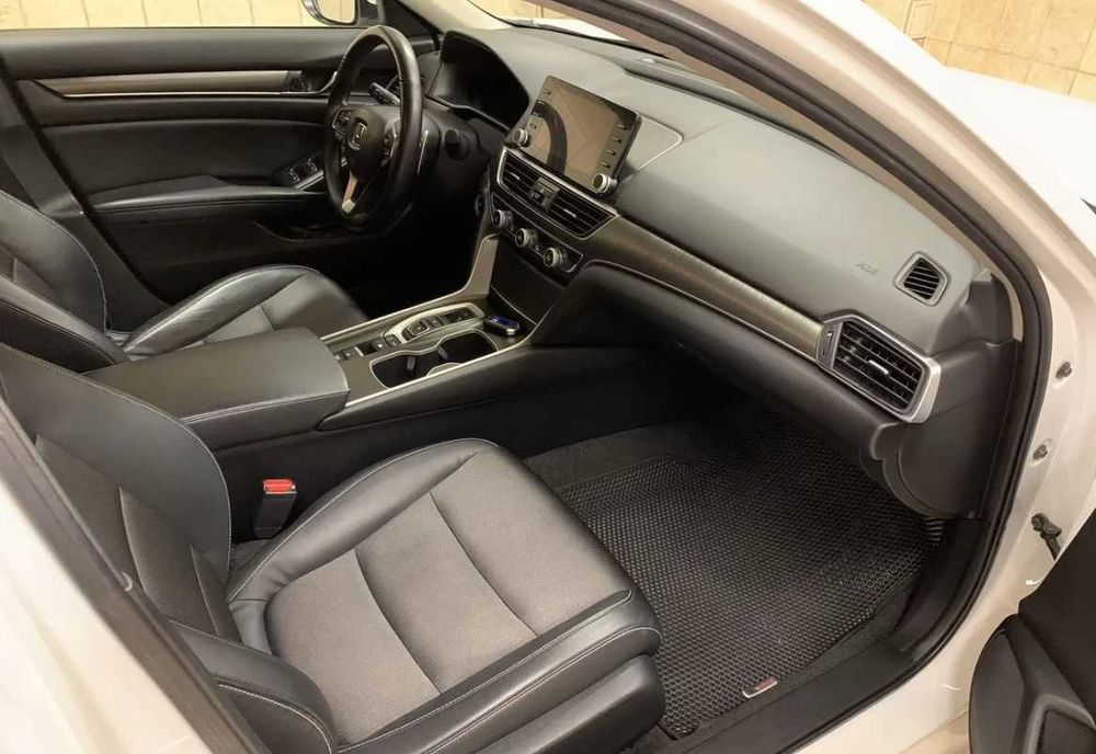 Honda Accord 2.0 CVT, 2020