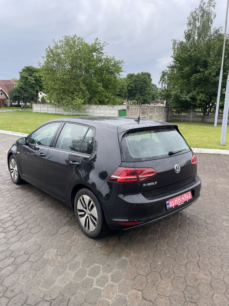 Свіжопригнаний VW E-Golf 2016 рік електро