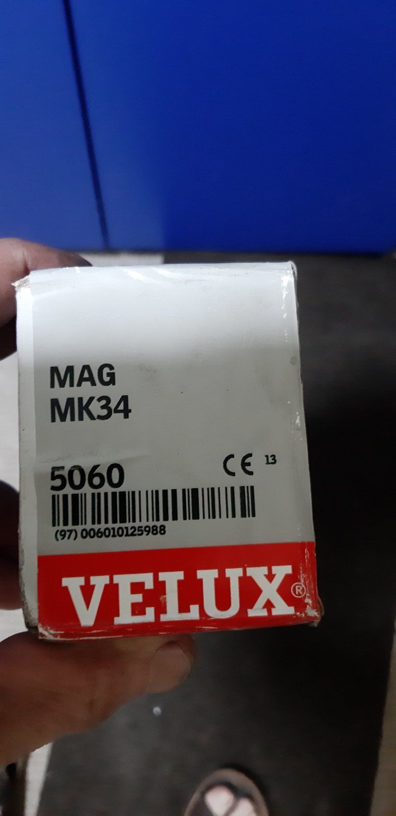 Продам  маркизеты на  мансардные окна VELUX   3 шт.