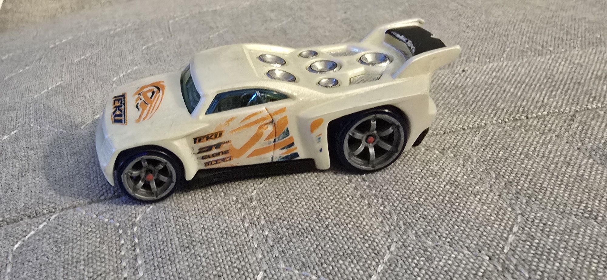 Hot-wheels Teku z serialu AcceleRacers