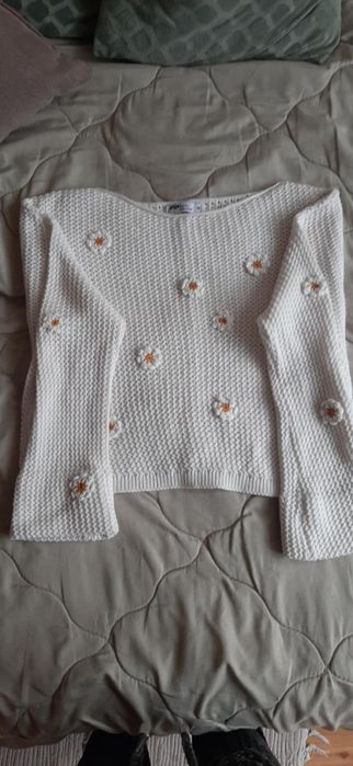 Sweter damski w kwiatki rozmiar.M