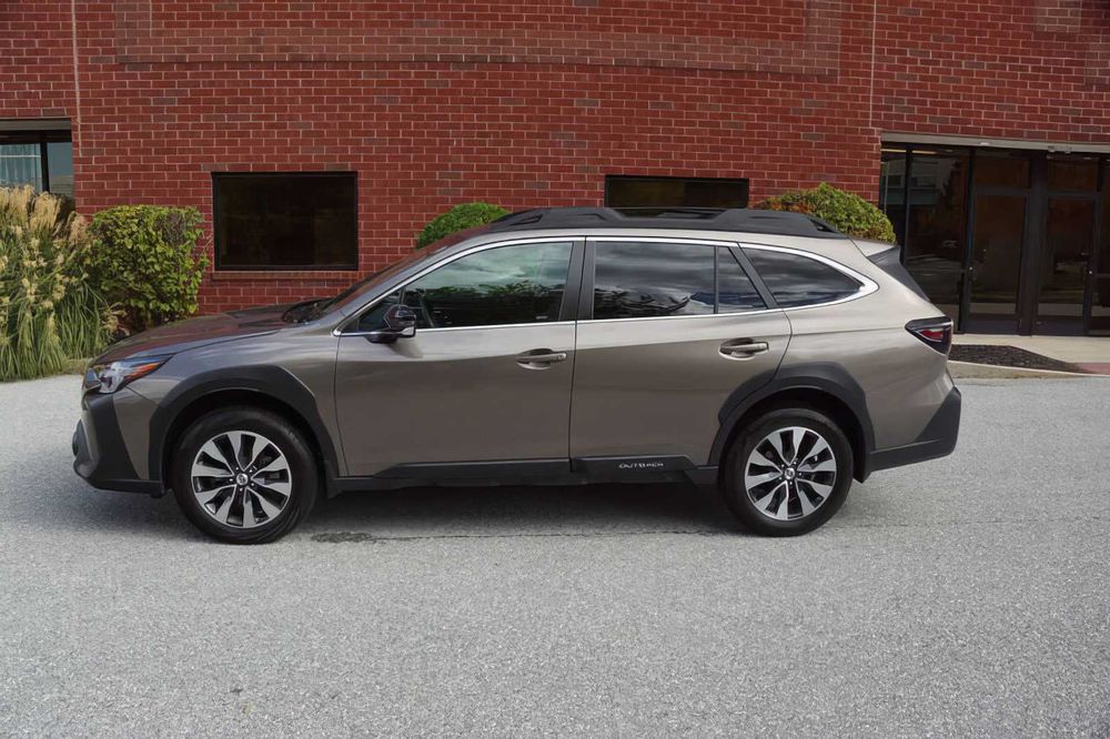 Subaru Outback      2023