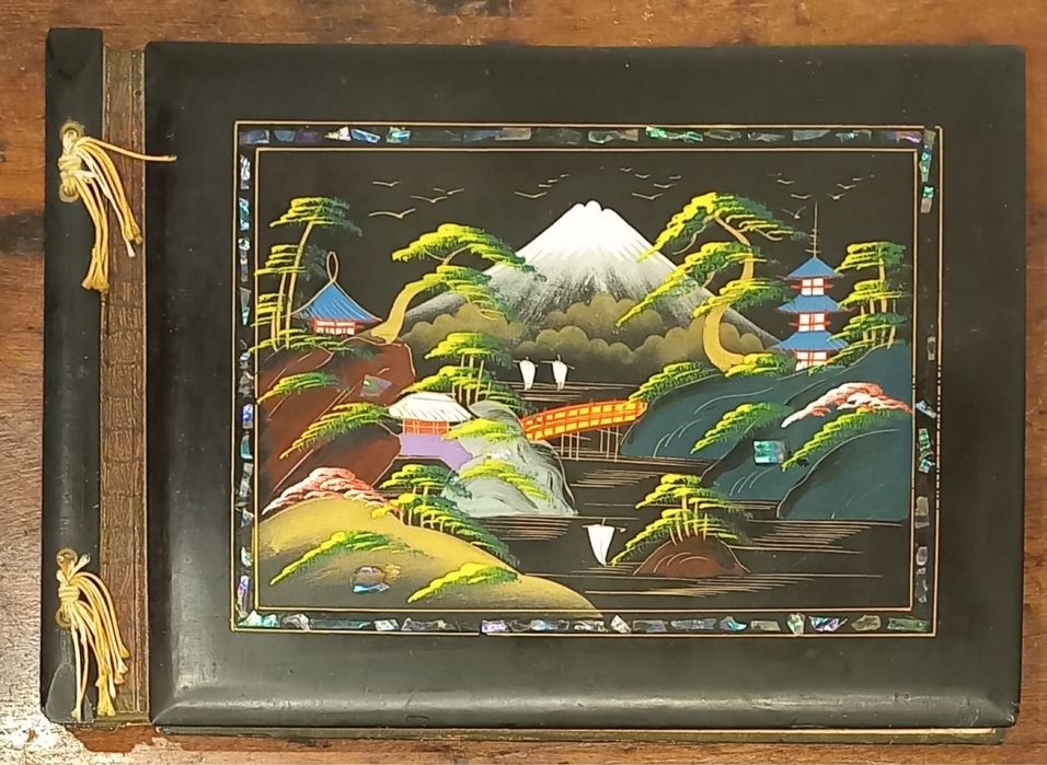 Álbum de fotos em madeira lacada