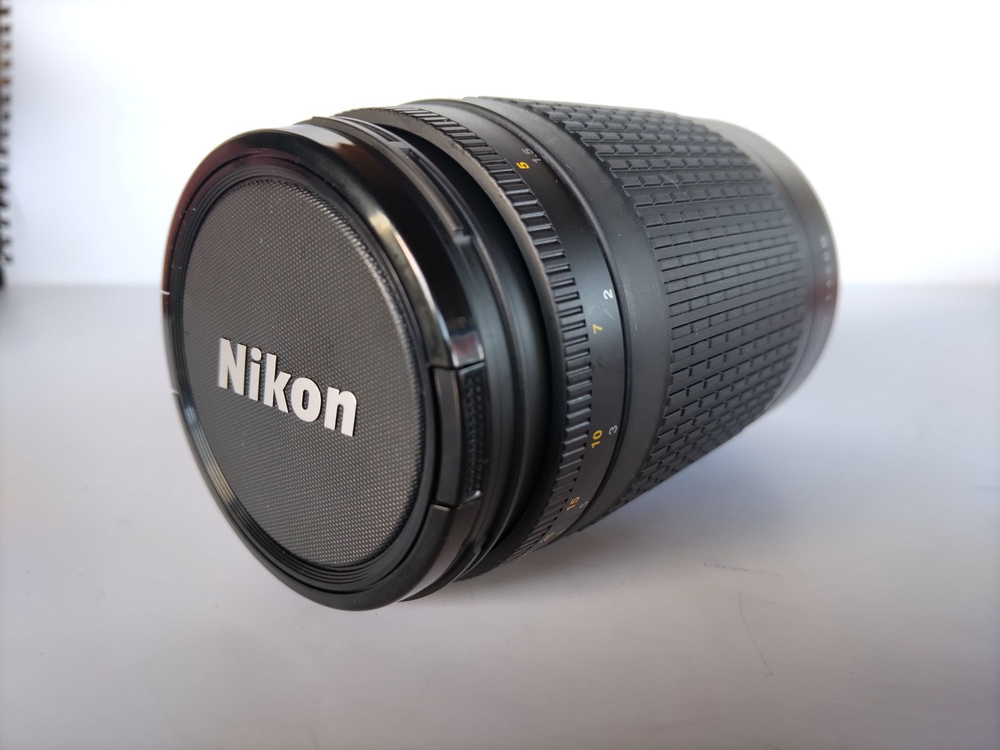 Nikon Nikkor AF 70-300mm f/4-5.6G