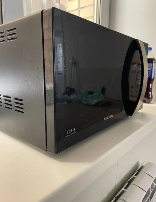 Мікрохвильова піч Samsung