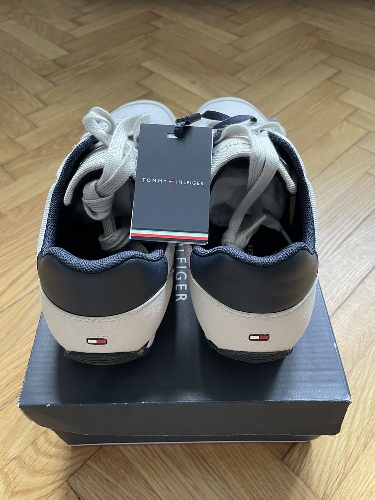 Buty Tommy Hilfiger ESSENTIAL RUNNER - Sneakersy niskie