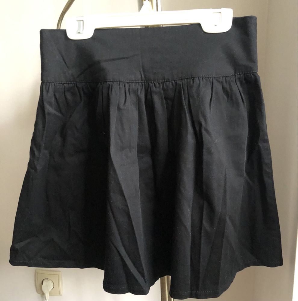 Czarna krótka spódnica