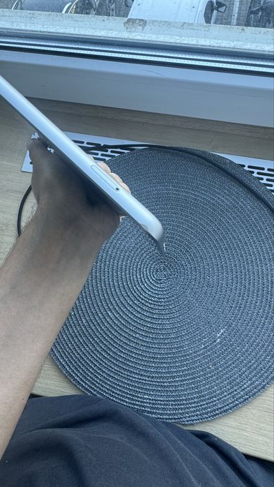 iPad 6 gen 9.7” Space Gray 32GB (Wi-Fi + SIM)