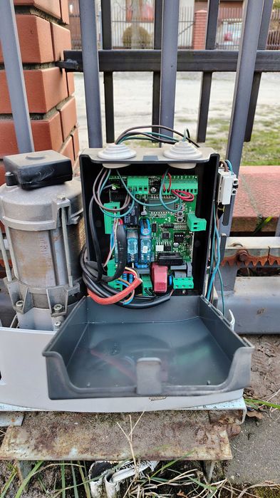 Napędy do bram, automatyka - montaż, serwis, wsparcie