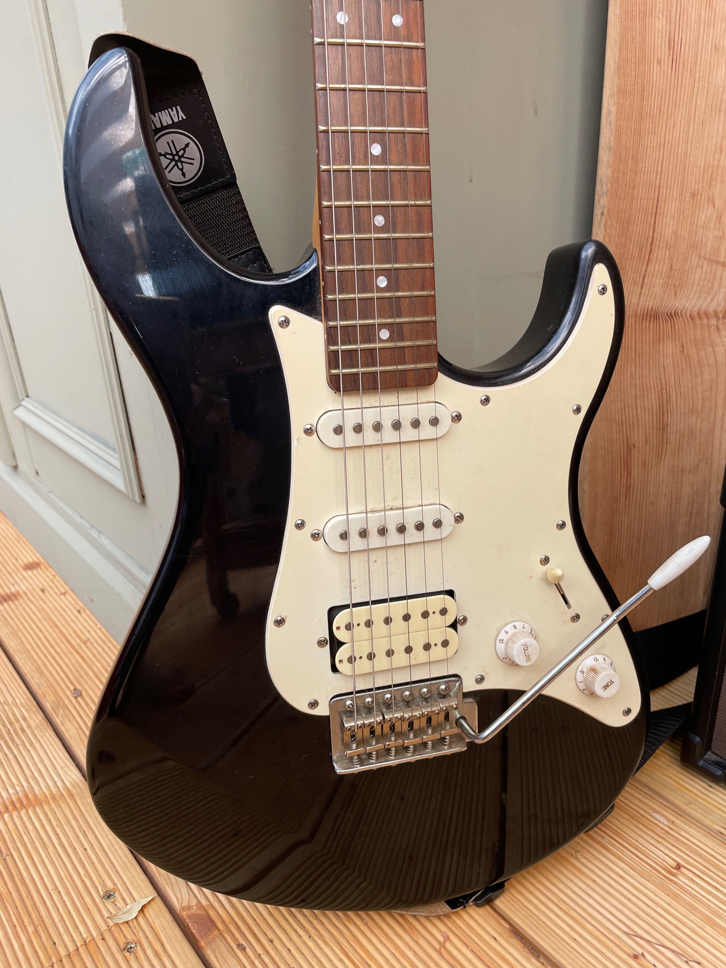 Yamaha EG 112 Black Gitara Elektryczna