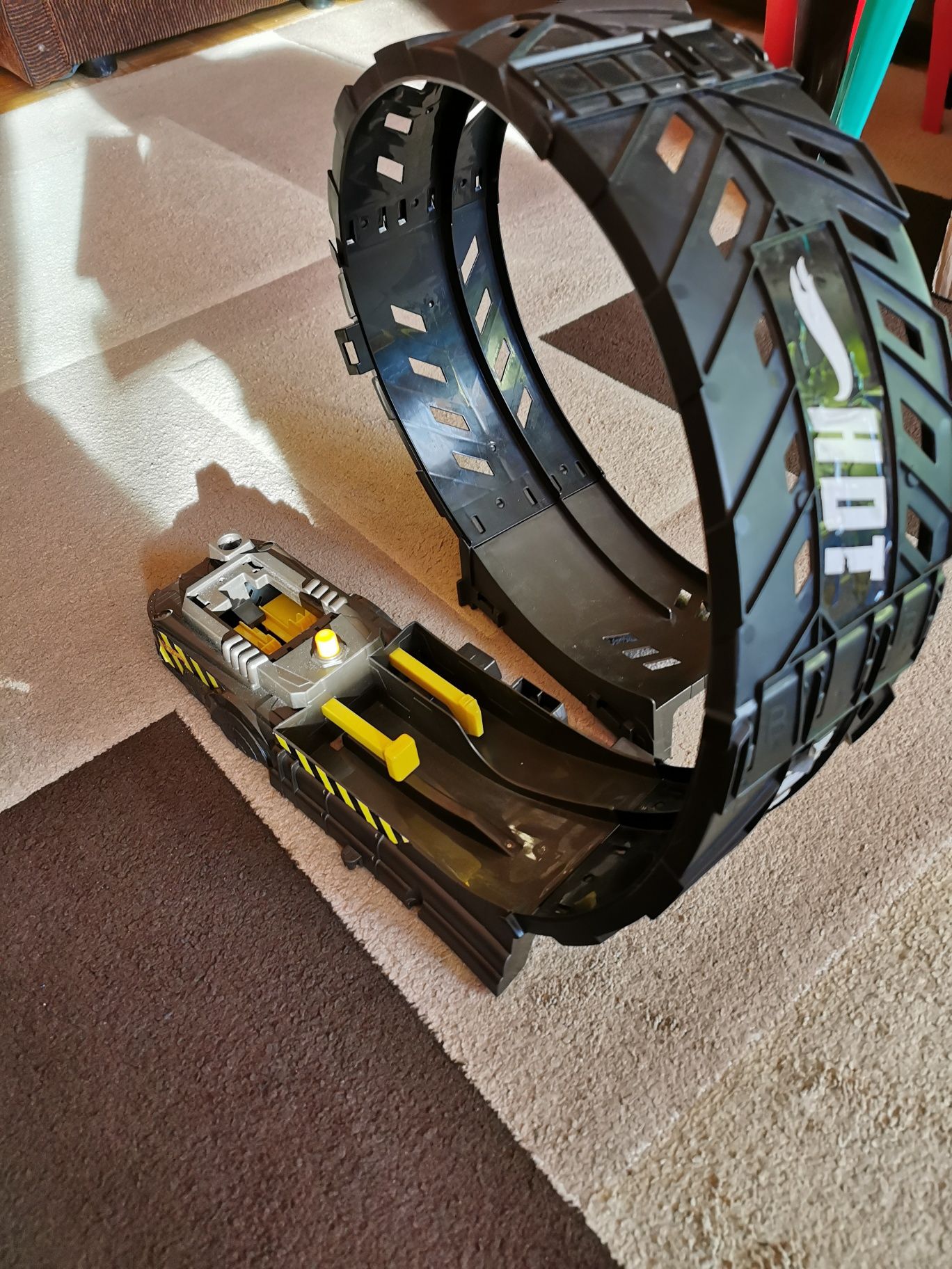 Stacja paliw, hot wheels city, tory, zjezdzalnia