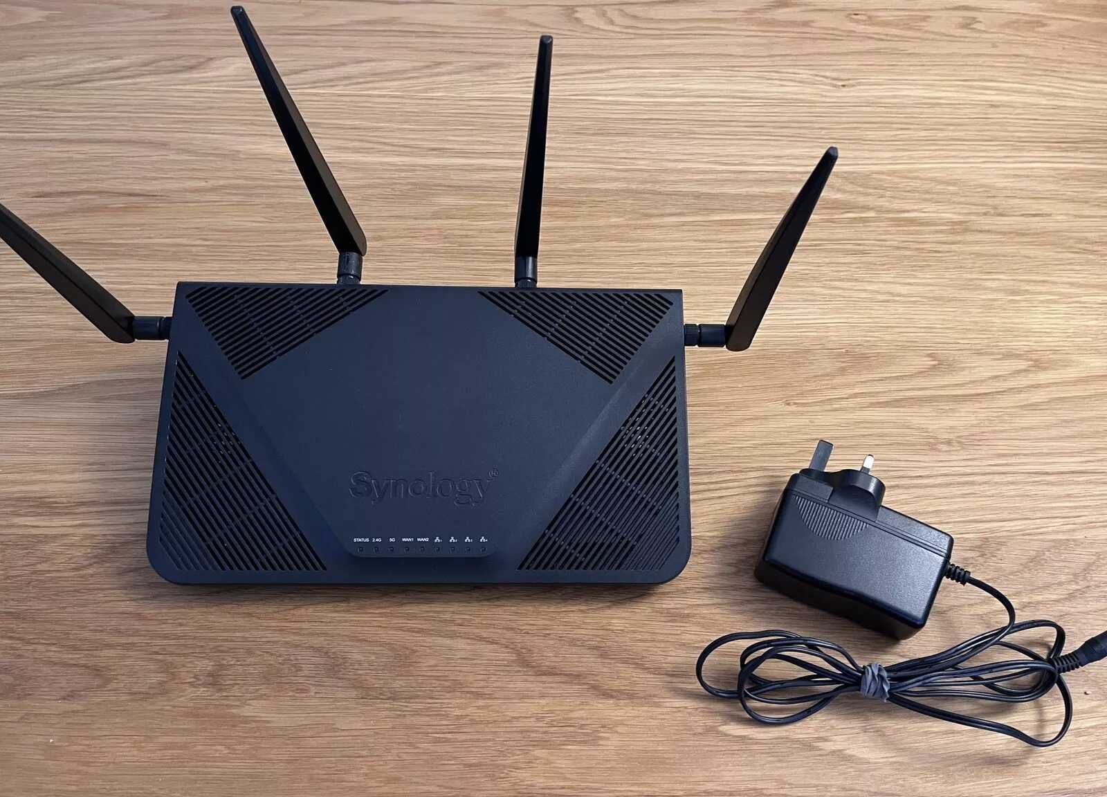 Router wi-fi SYNOLOGY RT2600AC  usado