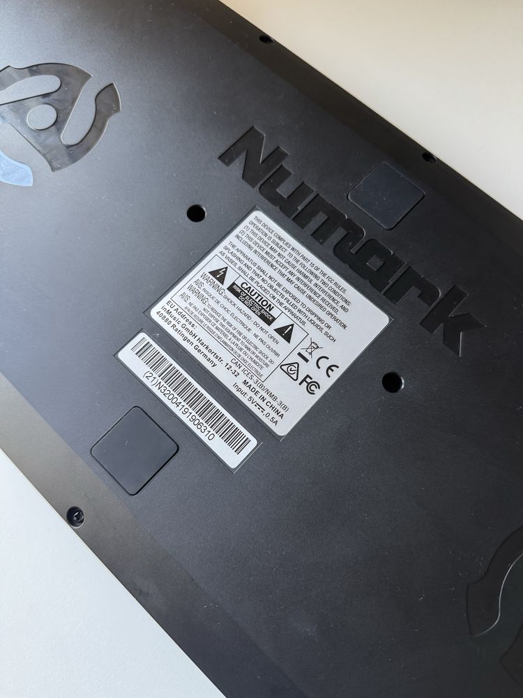 Numark Mixtrack Platinum FX