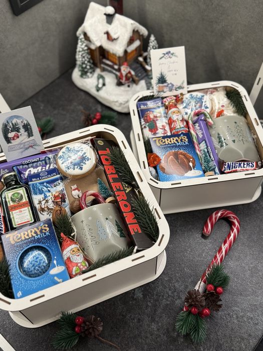 Новорічний подарунок Бокс Подарунок на Миколая Корпоративні подарунки