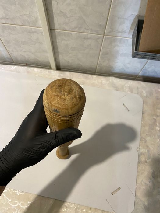 Біта бейсбольні дерев’яна . Дві штуки . Витримка 10 років