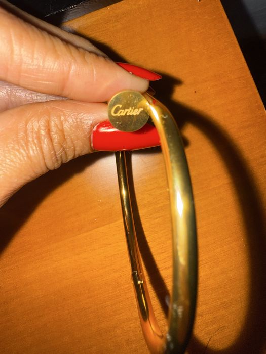 Cartier prego dourada