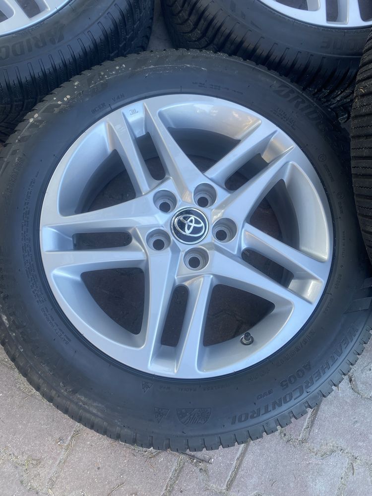 Колеса/диски оригінал Toyota 5/114.3 r17+215/60 17 2023рік