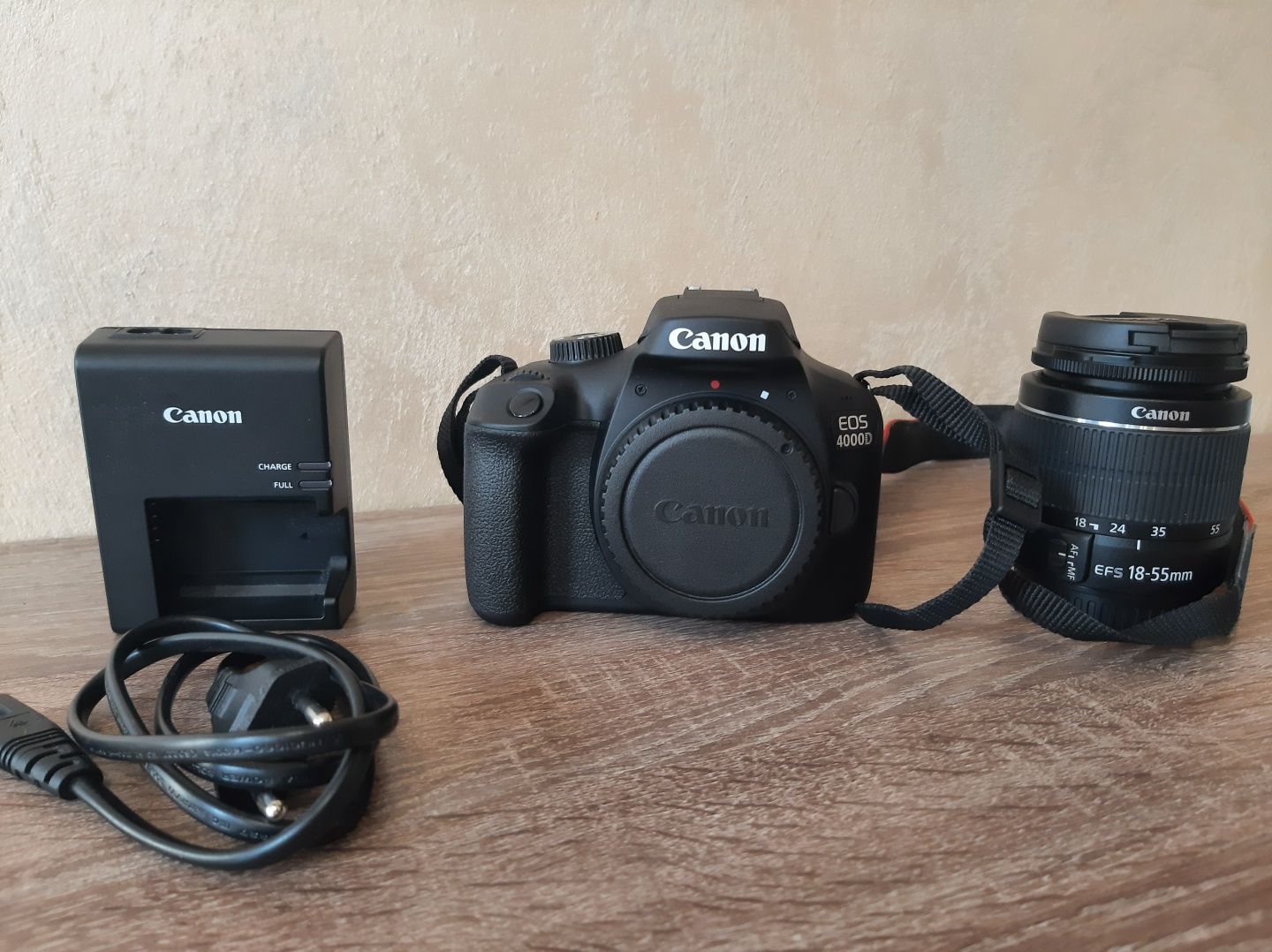 Дзеркальна камера Canon eos 4000d

Матрица

Разрешение матрицы18 МпРаз