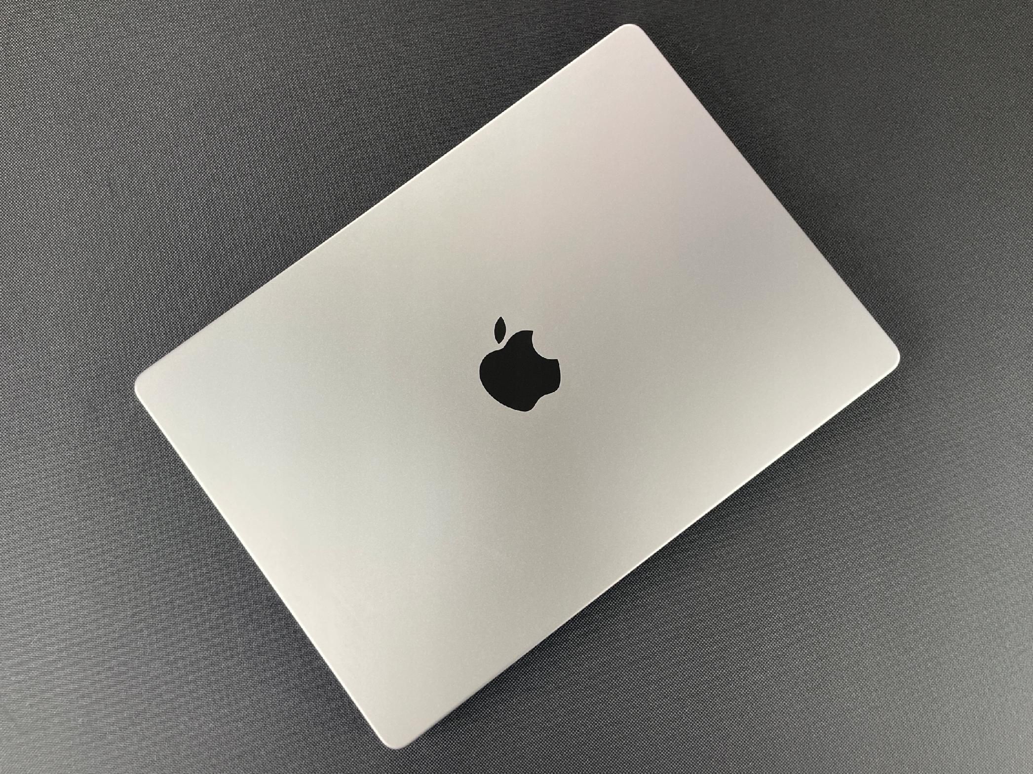 2023 MacBook Pro A2992 14" M3 8GB 512GB test