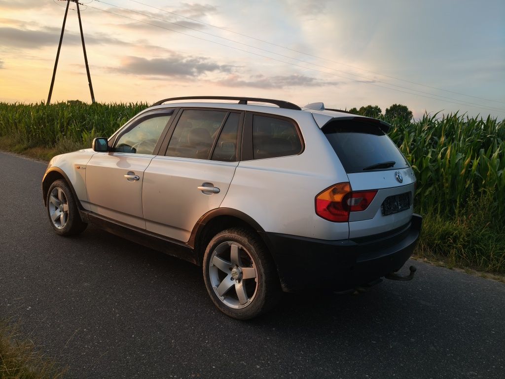 całe na części BMW X3 e83 3.0d silnik m57 skrzynia lampy Xenon drzwi